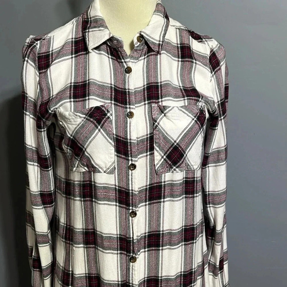 Maurices plaid button down duster shirt size small. - Picture 3 of 10